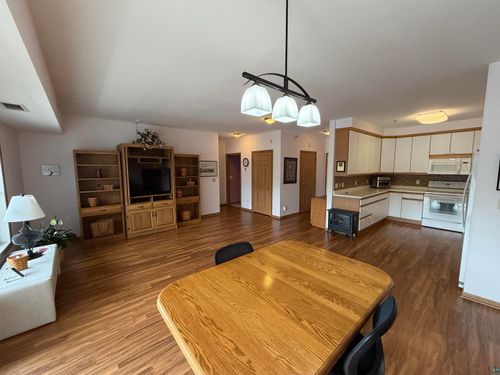 212-4042 Haines Rd, Duluth, MN, 55811 | Card Image