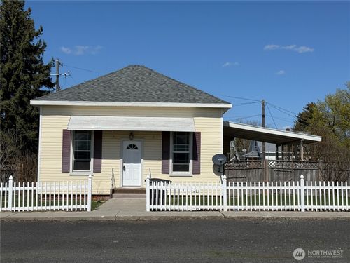 205 W Glover St, Harrington, WA, 99134-5106 | Card Image