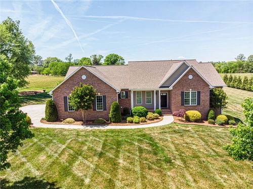 379 Horseshoe Bend Rd, Hudson, NC, 28638-2725 | Card Image