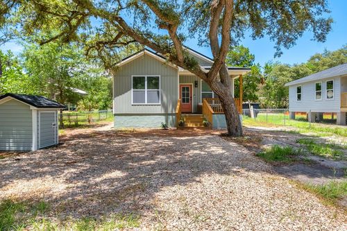 131 Delaware St, Carrabelle, FL, 32322-9046 | Card Image