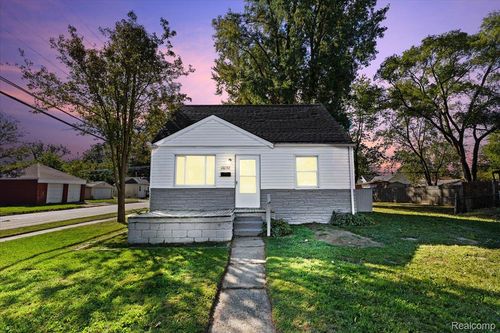 14092 Knox Ave, Warren, MI, 48089-2711 | Card Image