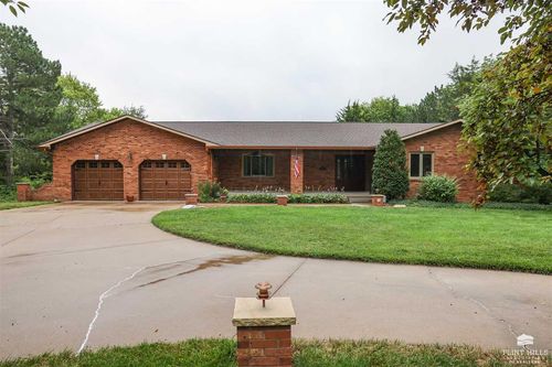 3111 Harahey Rdg, Manhattan, KS, 66502-1987 | Card Image