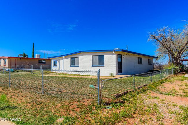 803 Ridgeview Place, House other with 3 bedrooms, 2 bathrooms and null parking in Huachuca City AZ | Image 2