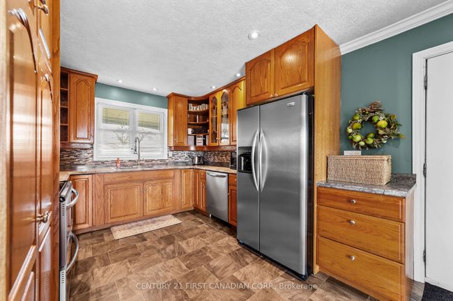 13972 Elginfield Rd, House other with 3 bedrooms, 2 bathrooms and 8 parking in Lucan ON | Image 15