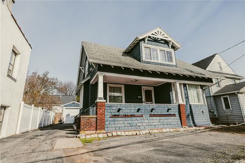 122 E Henrietta Rd, Rochester, NY, 14620-4214 | Card Image