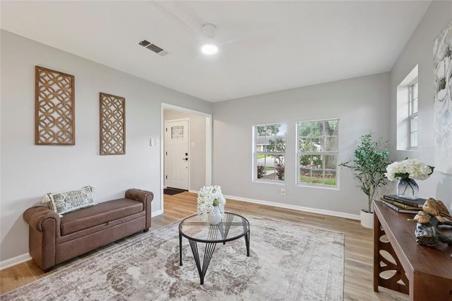 1008 N 30 Th St, House other with 4 bedrooms, 2 bathrooms and 2 parking in Nederland TX | Image 8