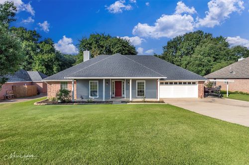 222 Country Club Dr, Benton, LA, 71006-9463 | Card Image