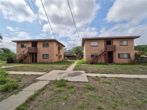 628 W Mesquite Ave, Kingsville, TX, 78363-3120 | Card Image