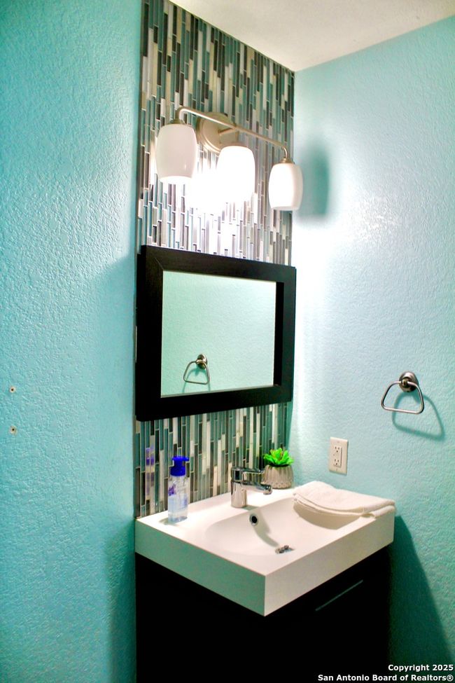 124 Hinge Path, House other with 3 bedrooms, 3 bathrooms and null parking in Cibolo TX | Image 22