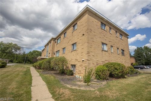 c4-5200 Royalton Rd, North Royalton, OH, 44133-4041 | Card Image