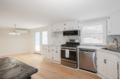 96 Rocky Hill Rd, Somersworth, NH, 03878-2812 | Card Image