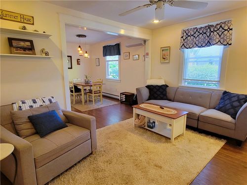 18 Palmer St, Newport, RI, 02840-3835 | Card Image