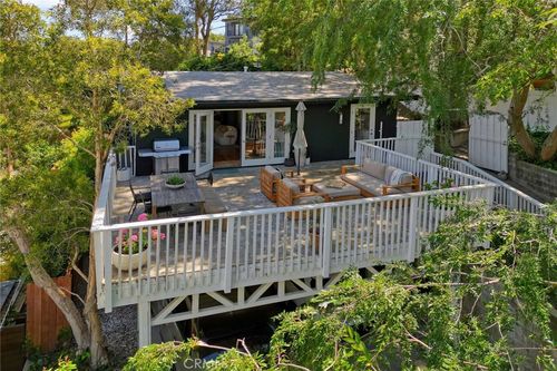 3122 Oakcrest Dr, Los Angeles, CA, 90068-1856 | Card Image