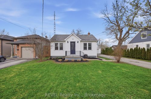 35 Hatter Avenue, Welland, ON, L3C3P4 | Card Image