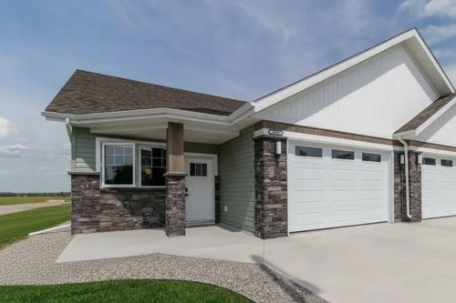 4940 Beardsley Ave, Lacombe, AB, T4L0G4 | Card Image