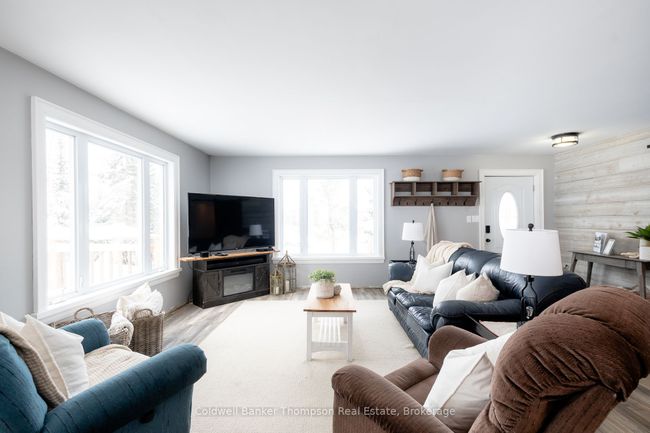751 Old Muskoka Rd, House other with 3 bedrooms, 1 bathrooms and 4 parking in Utterson ON | Image 12
