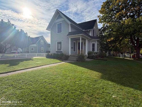 704 E Oliver St, Owosso, MI, 48867-2444 | Card Image