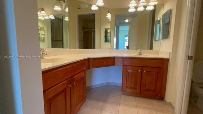 APT-211 - 3500 Oaks Clubhouse Dr, Condo with 3 bedrooms, 2 bathrooms and null parking in Pompano Beach FL | Image 13