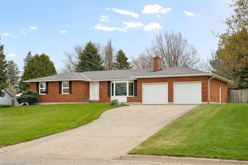 28 Strauss Crt, St Agatha, ON, N0B2L0 | Card Image