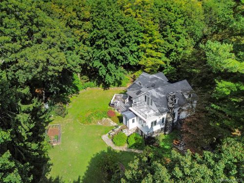 8 Brook Ln, Cortlandt Mnr, NY, 10567-6502 | Card Image