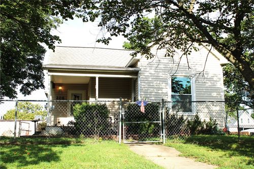 206 N Washington St, Shelbyville, IL, 62565-1646 | Card Image