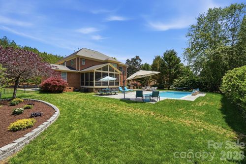 3219 Lakehurst Xing, Matthews, NC, 28104-6898 | Card Image