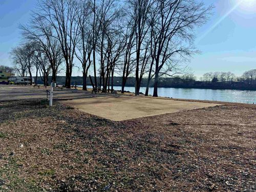 1215 Arnold Ln, Savannah, TN, 38372-6551 | Card Image