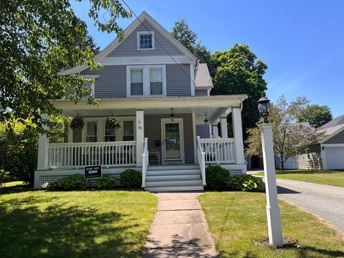 33 Montgomery Ave, Holyoke, MA, 01040-1313 | Card Image