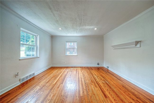 35 Locust Ln, House other with 4 bedrooms, 2 bathrooms and 1 parking in Upper St. Clair PA | Image 4