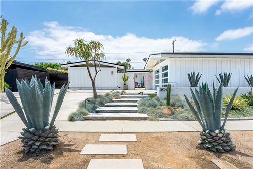 3065 Stevely Ave, Long Beach, CA, 90808-4438 | Card Image