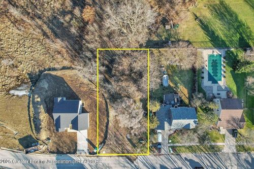 202 Stratford Drive, Mason, MI, 48854 | Card Image
