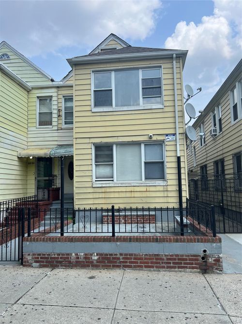 37-55 93rd St, Jackson Heights, NY, 11372-7931 | Card Image