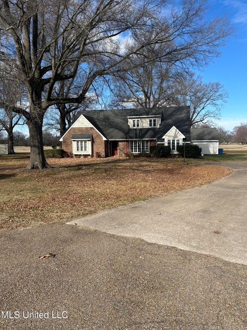 141 Mcguire Cv, Clarksdale, MS, 38614-9708 | Card Image