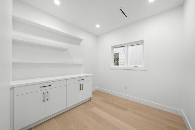 5628 Chaffey Ave, Home with 6 bedrooms, 5 bathrooms and 2 parking in Burnaby BC | Image 7