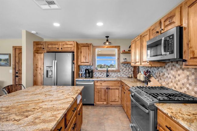 136 Valley View Cir, House other with 4 bedrooms, 3 bathrooms and null parking in Llano TX | Image 15