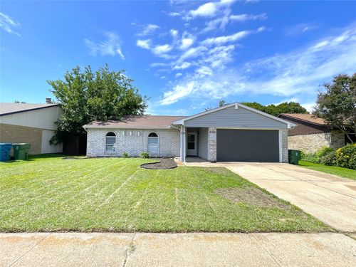 5300 Slay Dr, The Colony, TX, 75056-1803 | Card Image