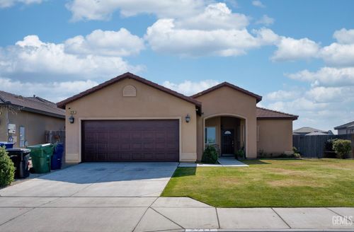 2711 San Luis Obispo St, Wasco, CA, 93280-2437 | Card Image