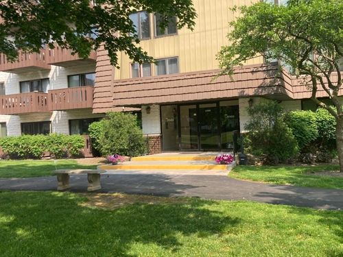 unit-4206-12900 W Heiden Cir, Lake Bluff, IL, 60044-1074 | Card Image
