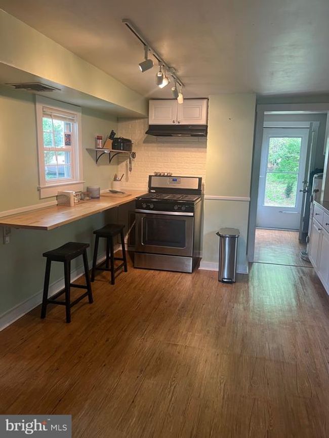 7979 Main St, House other with 3 bedrooms, 2 bathrooms and null parking in MIDDLETOWN VA | Image 11