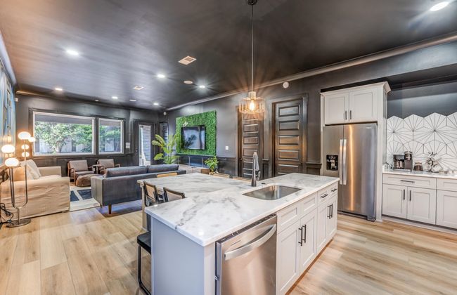 2283 Young Ave, House other with 6 bedrooms, 4 bathrooms and null parking in Memphis TN | Image 12