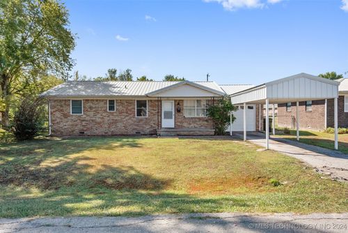 226 E Beech Street, Skiatook, OK, 74070 | Card Image