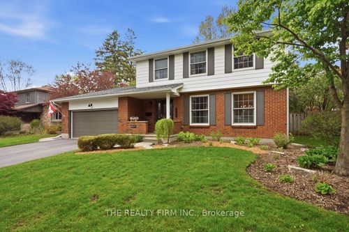 18 Mctaggart Cres, London, ON, N5X2E3 | Card Image