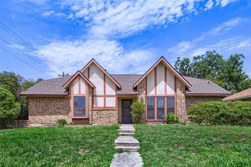 1701 Paxton Dr, Carrollton, TX, 75007-3038 | Card Image