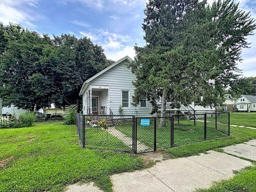 241 1st Avenue, Clinton, IA, 52732 | Card Image