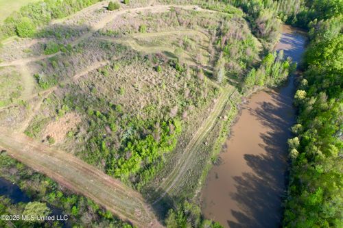 364 Yandell Rd, Canton, MS, 39046-9261 | Card Image