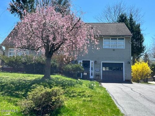 2318 Plum St, Niskayuna, NY, 12309-5935 | Card Image
