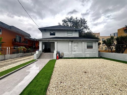 529 Sw 3rd St, Miami, FL, 33130-1581 | Card Image