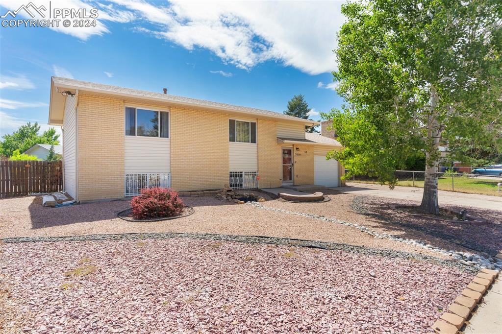 Sugarloaf Ter, Fountain, CO 80817