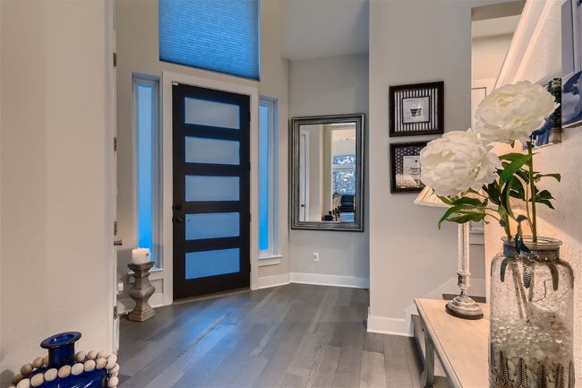 Entry foyer | Image 14