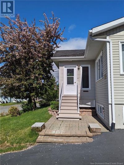 40 Rue Des Gouverneurs, House other with 3 bedrooms, 1 bathrooms and null parking in Edmundston NB | Image 3